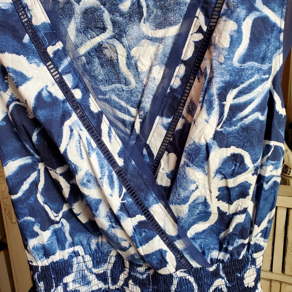 Dress - Picture 2 of 4